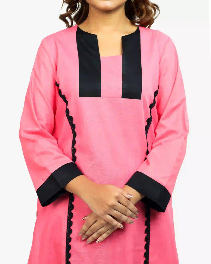 MISBA 2-Piece Set: Soft Pink Kameez with Lace Detailing and Chic Black Pants