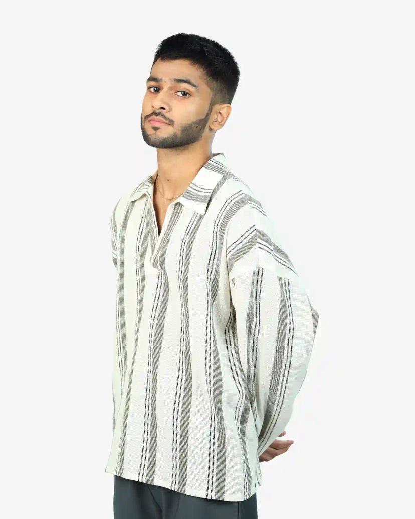 CHARLS Stay Comfortable in Style with This Loose-Fit Casual Shirt
